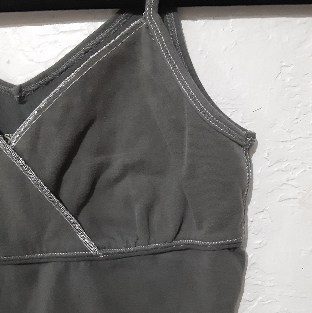 Grey basic tank - Picture 5 of 6